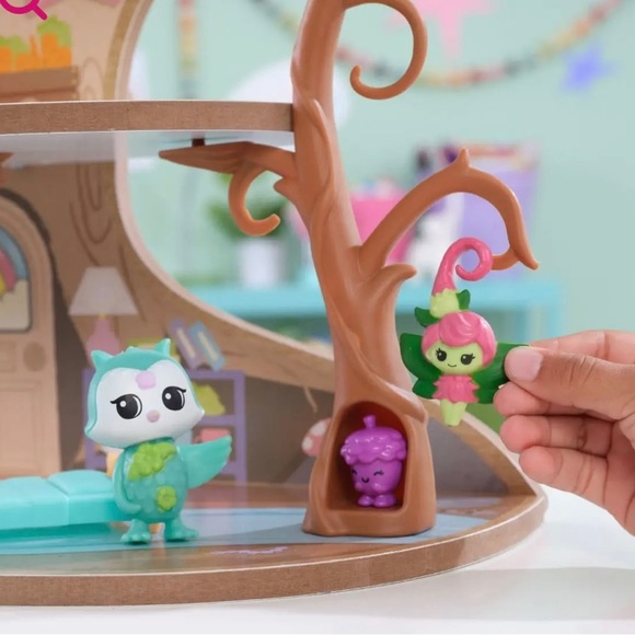 KidKraft Lil Green World Wooden Market Treehouse Play Set with 26 Accessories - Picture 6 of 10